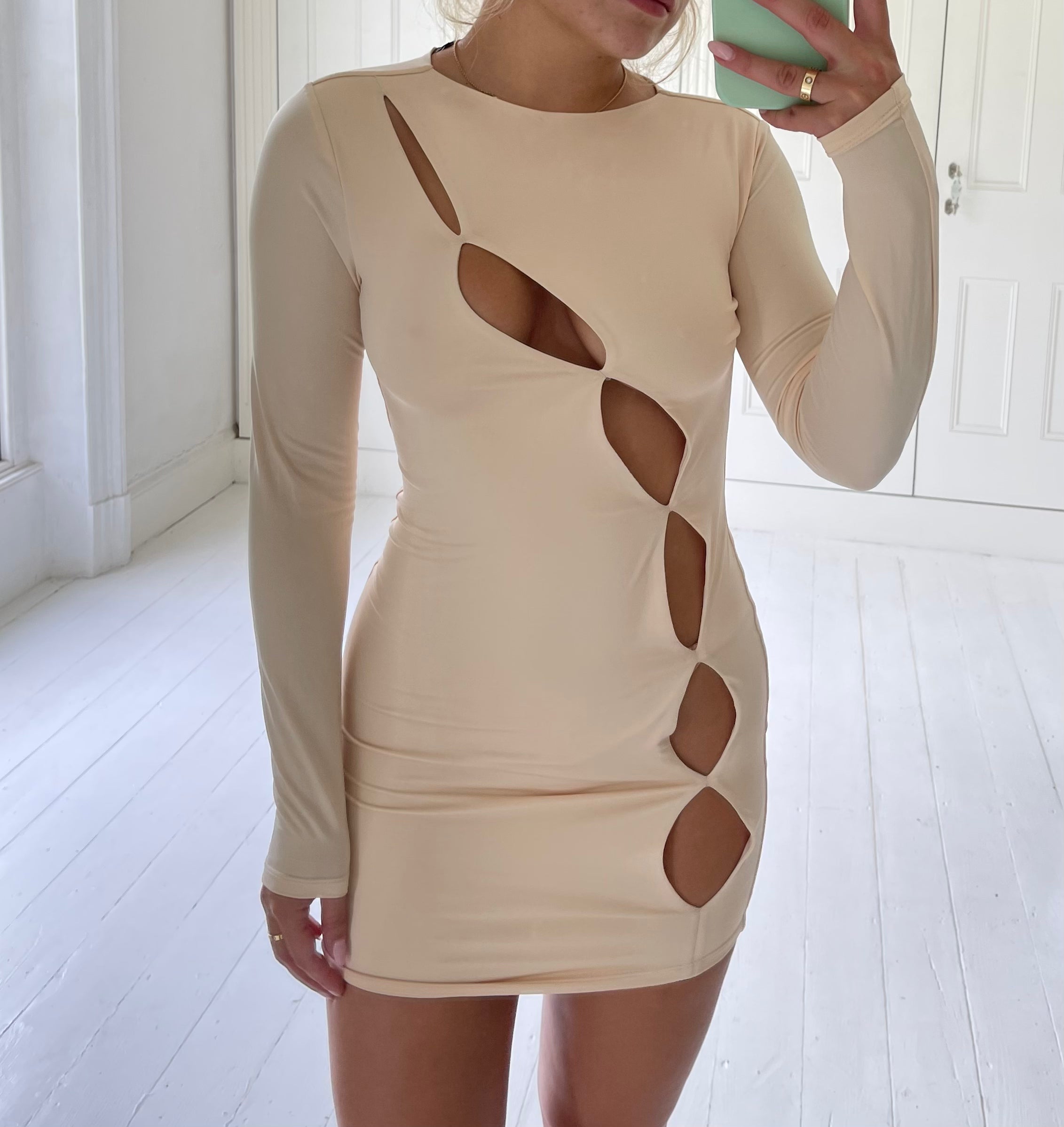 CUT OUT LONG SLEEVE DRESS IN PINK SIZE 8